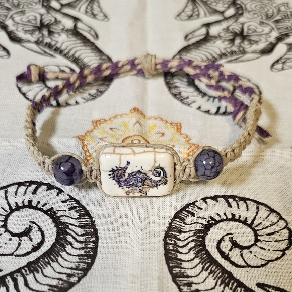 New Sea Horse Bracelet - Picture 4 of 4